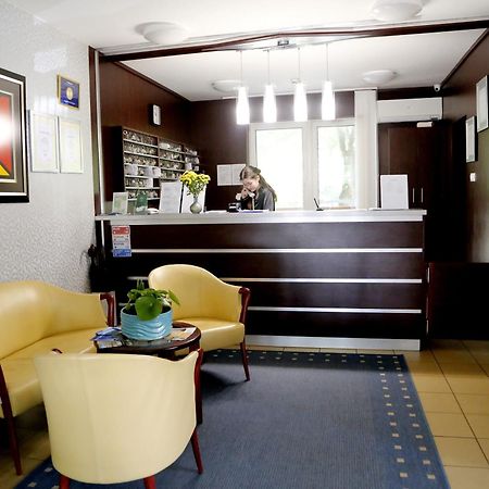 Auguszta Hotel Дебрецен Экстерьер фото