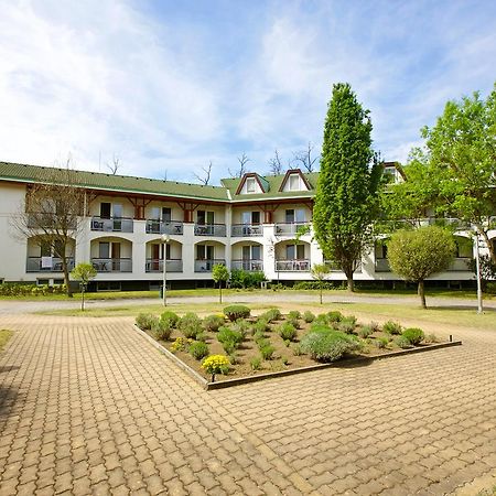 Auguszta Hotel Дебрецен Экстерьер фото