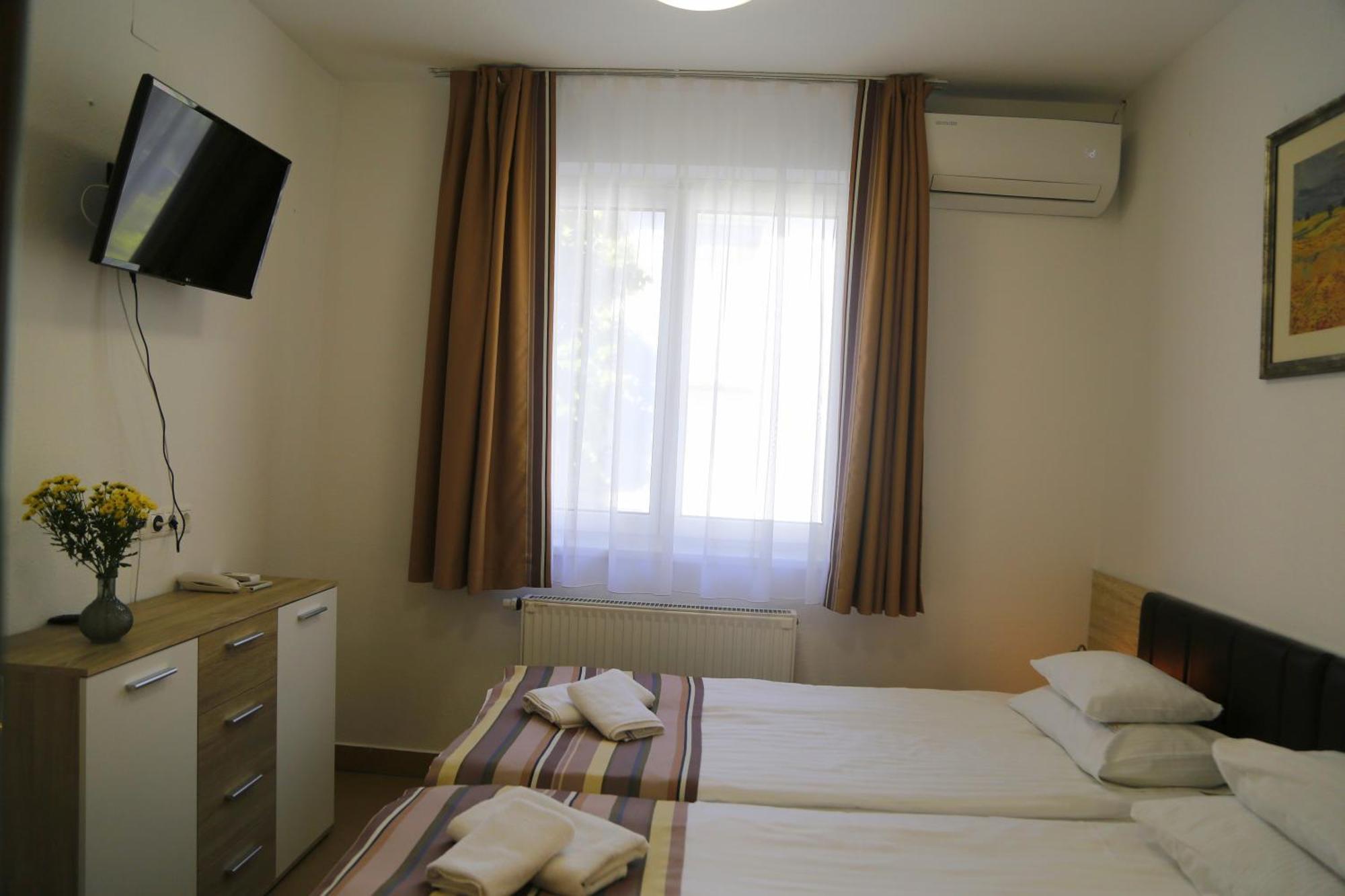 Auguszta Hotel Дебрецен Экстерьер фото
